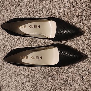 Anne Klein, 6.5, Akhollyn Black Leather Pumps